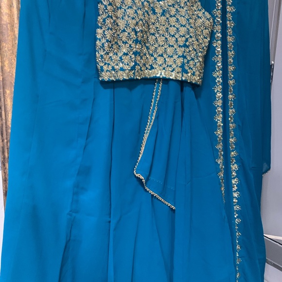 Sharara suit - Picture 2 of 12